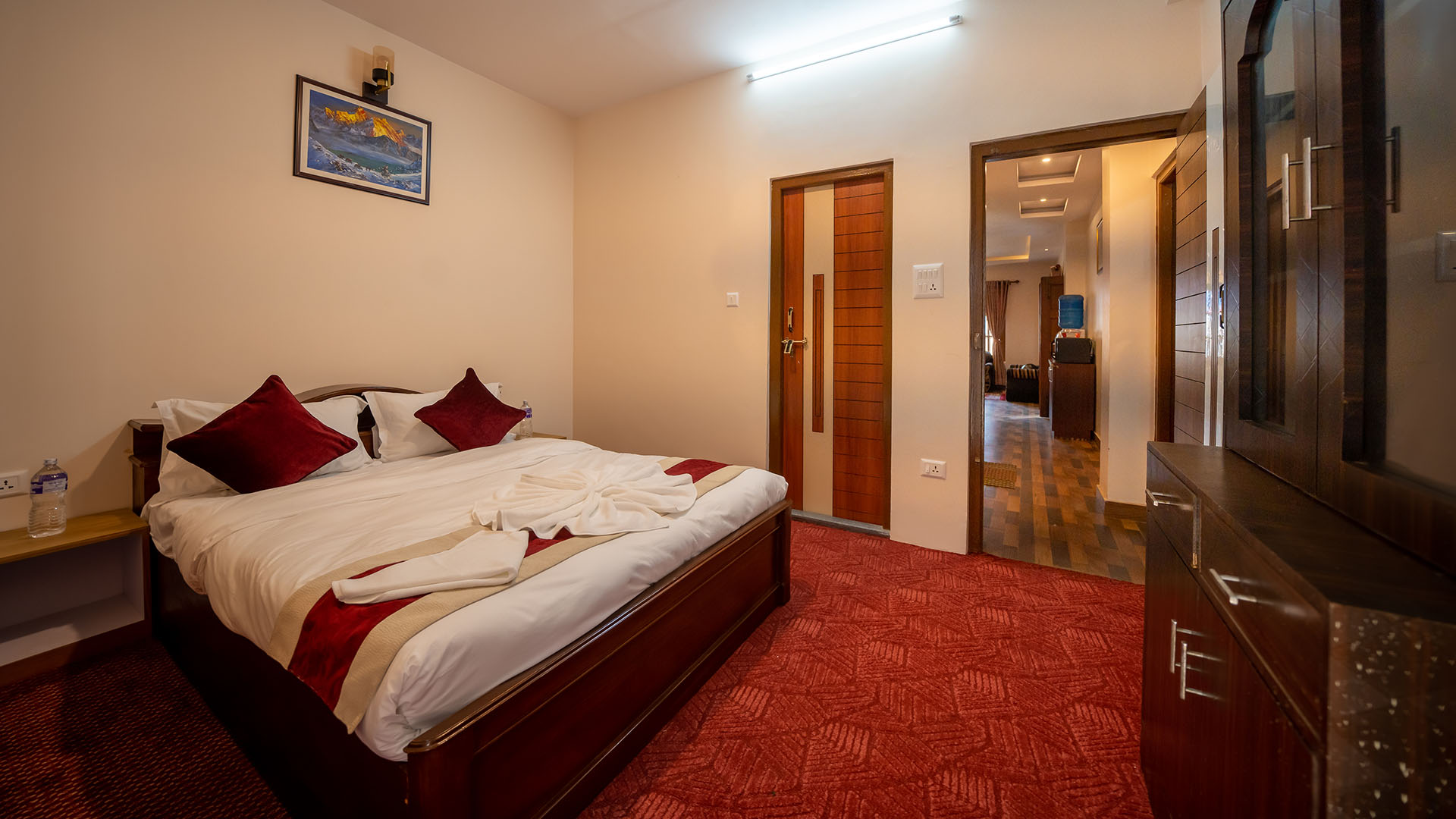 mega-apartment-king-bed 